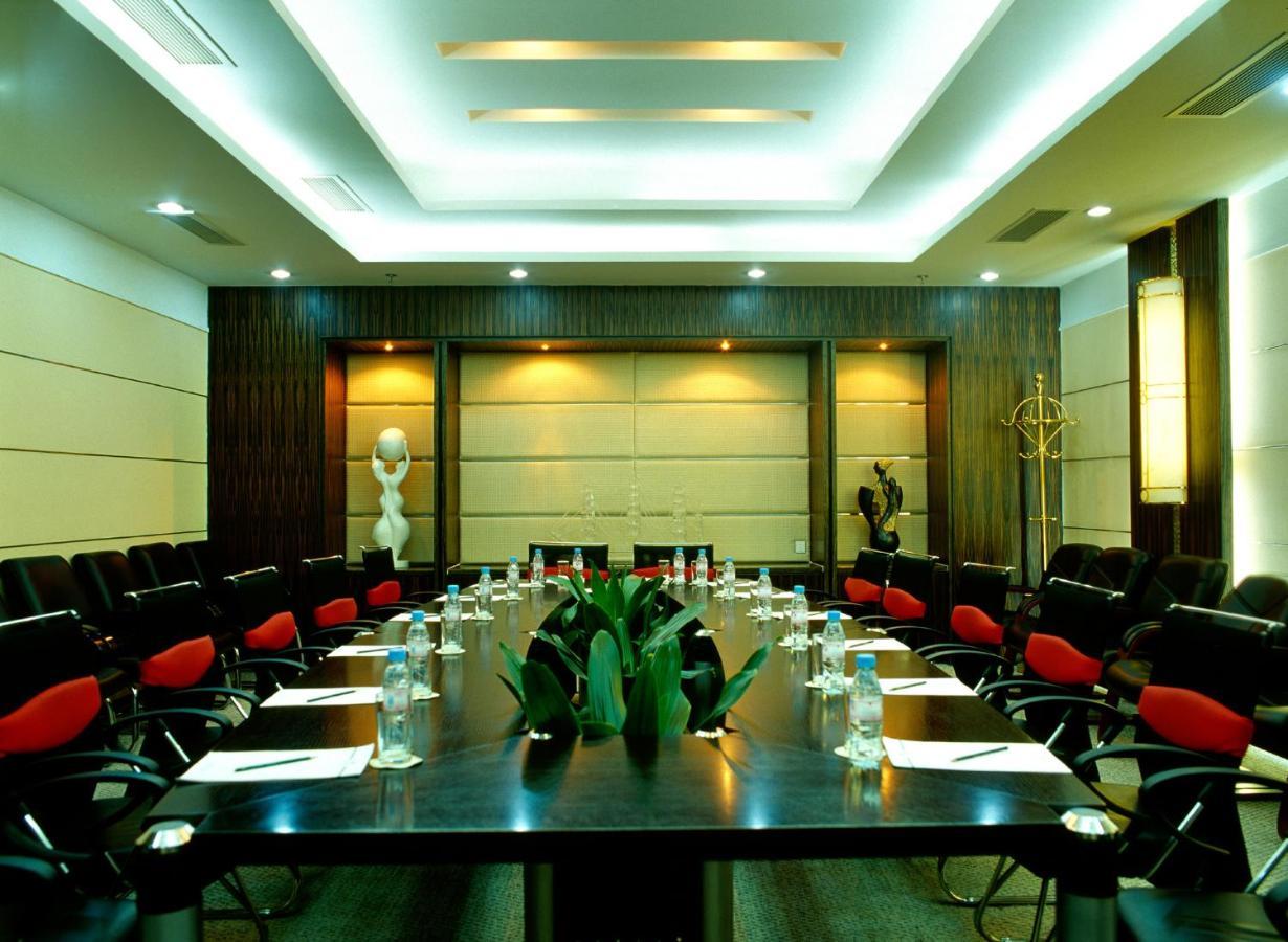 Royal International Hotel Urumqi Exterior photo